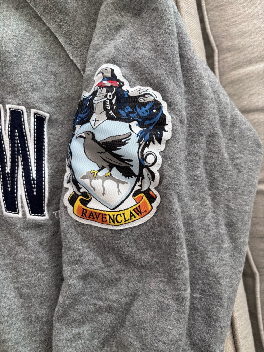 Harry Potter Ravenclaw Sweatshirt Gray Universal Studios Crest Logo Medium - Picture 4 of 4